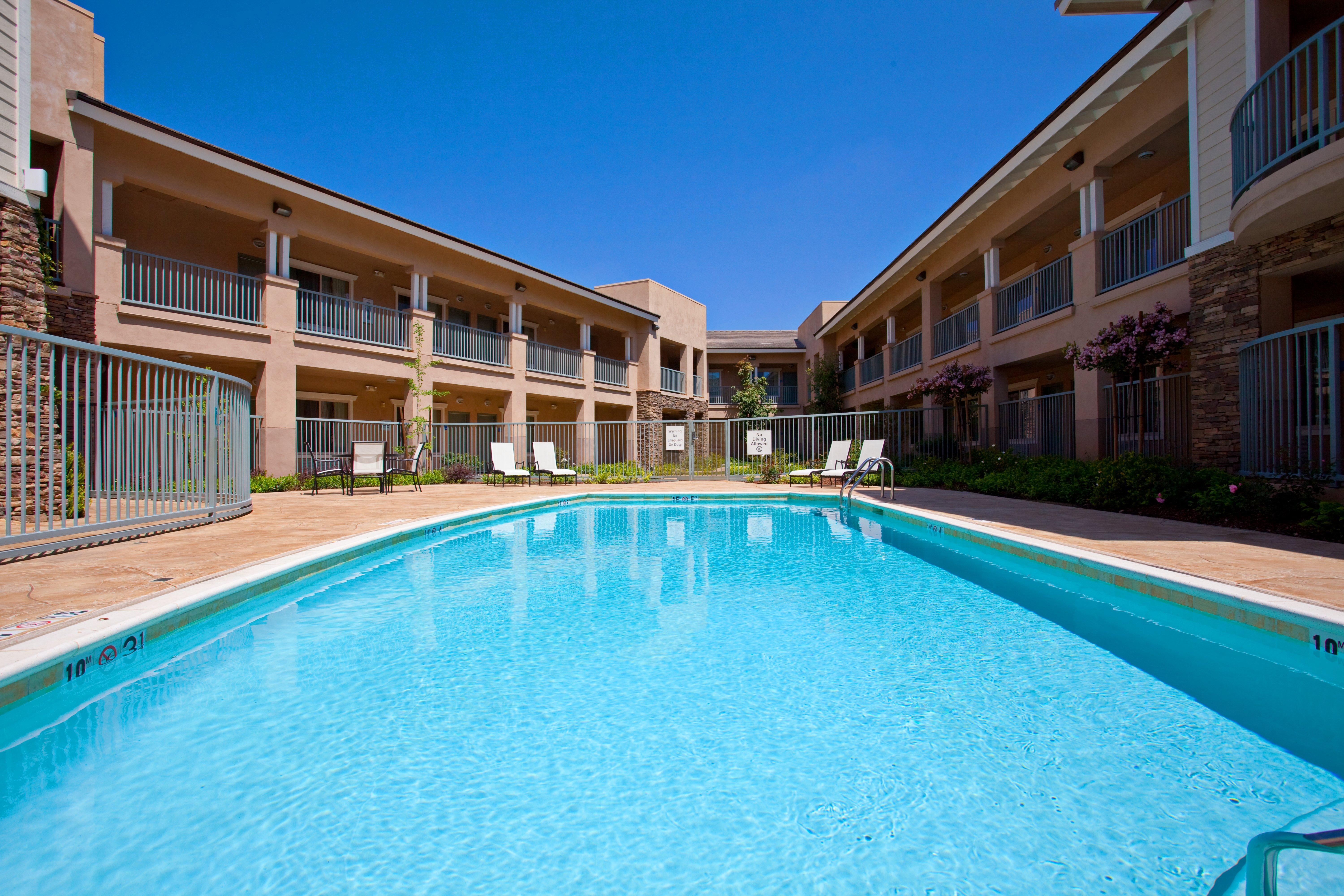 Holiday Inn Express Hotel & Suites San Dimas By Ihg Ngoại thất bức ảnh